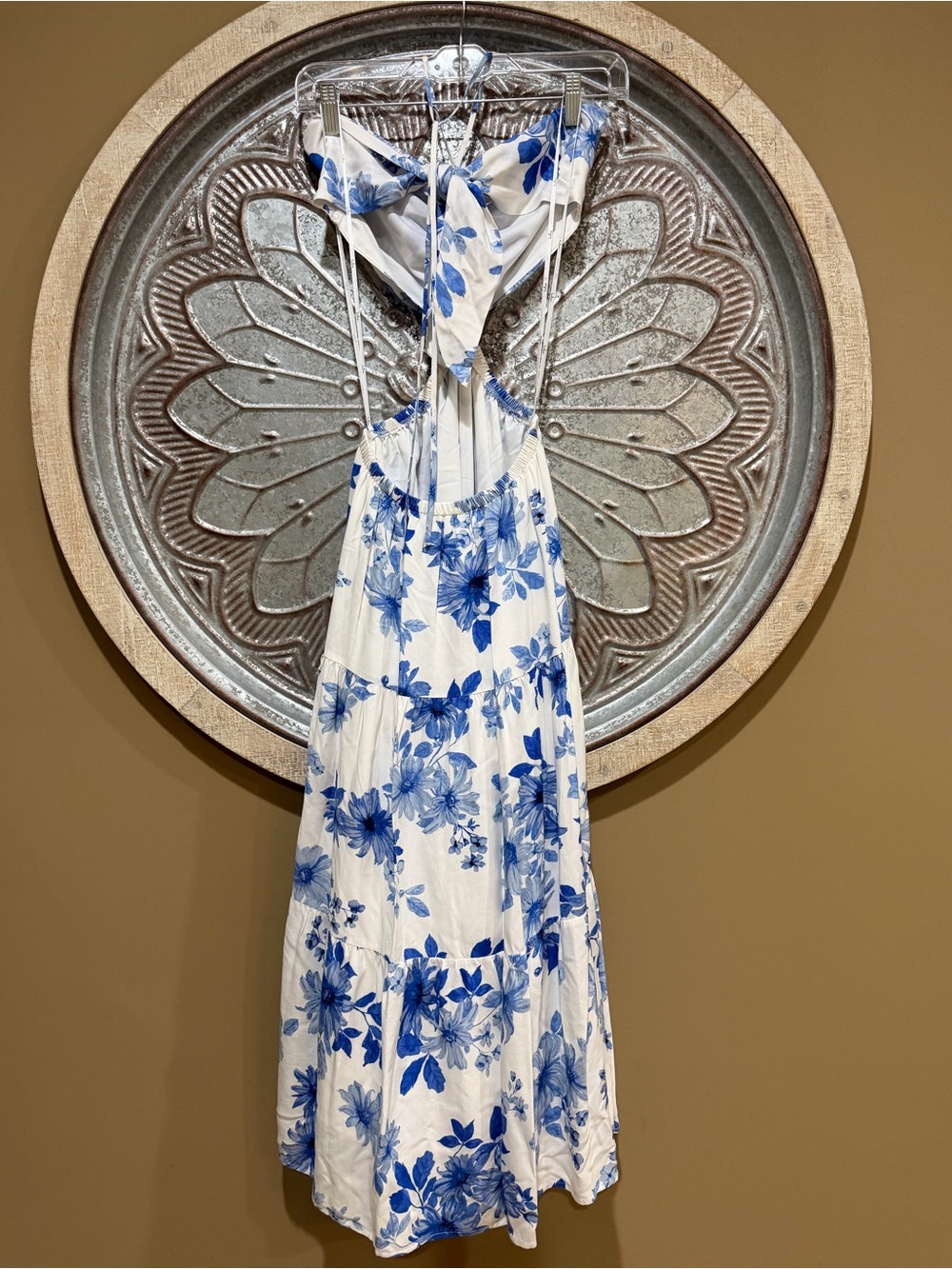 NEW Lulu's White & Blue Floral Hawaiian Cut Out Halter Neck Tiered Midi Dress - Picture 5 of 5